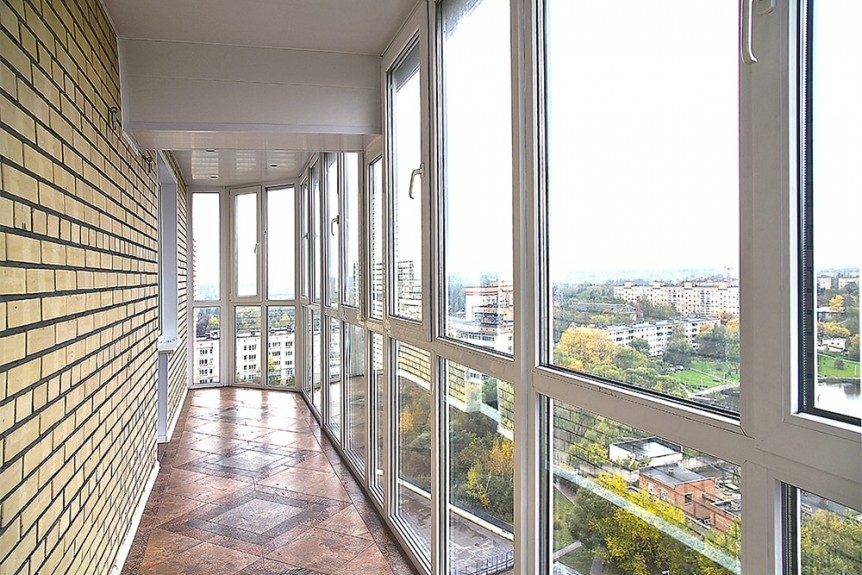 панорамное остекление балкона: плюсы и минусы - фото - 1